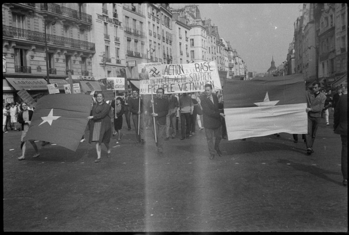Manifestation contre la guerre au Vietnam, de la Bastille au plateau Beaubourg