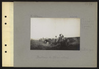 Curlu (près). Batterie de 75 en action