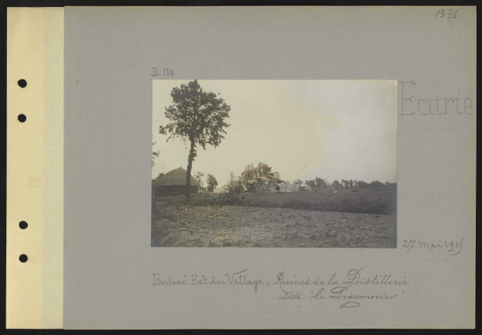 Écurie. Entrée est du village. Ruines de la distillerie dite "Le Pigeonnier"