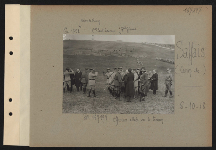 Saffais (camp de). Cf. n° 167898. Officiers alliés sur le terrain