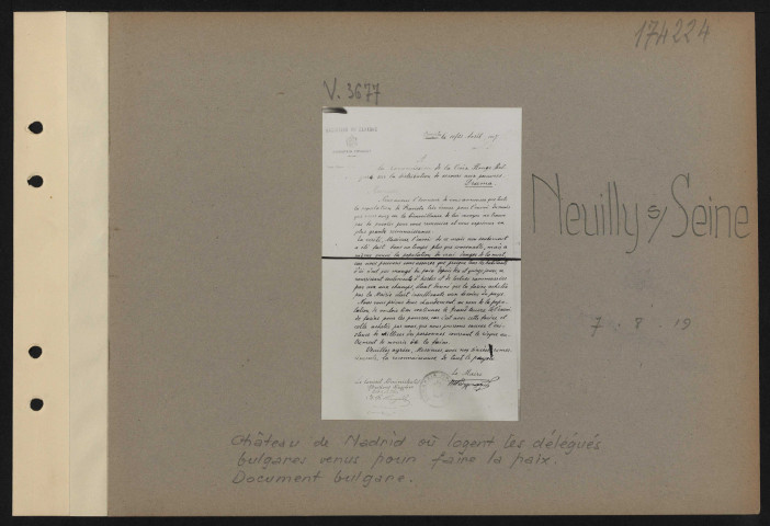 Neuilly-sur-Seine. Château de Madrid où logent les délégués bulgares venus pour faire la paix. Documents bulgares