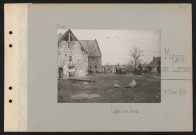 Margny-aux-Cerises. L'église et ses abords