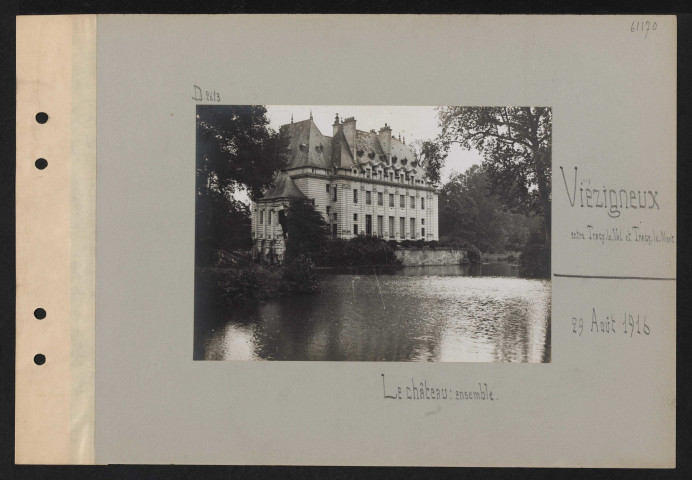 Viézigneux (entre Tracy-le-Val et Tracy-le-Mont). Le château : ensemble