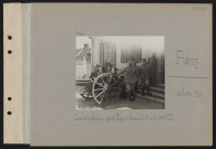 Rémy. Canon de 77 allemand : général Targe et officiers d'EM de la 121e DI