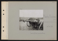 Monchy-Humières (près de). Canon de 75 atteint par un obus allemand