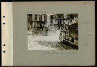 Bergues. Autos blindées belges traversant la ville