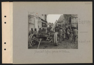 Esquennoy. Place de l'église ; pièce de 155 Filloux