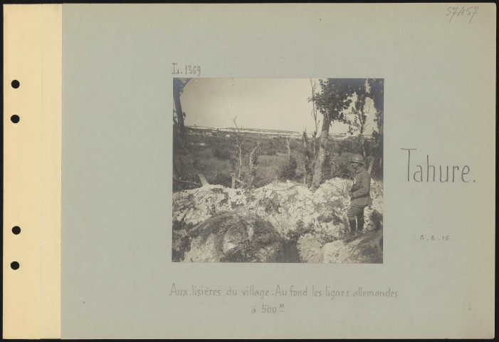 Tahure. Aux lisières du village. Au fond, les lignes allemandes à 500 m