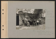 Ravin de Bitry (lieu dit Libertrud (?)). PC ; commandant Ciambelli et officiers, commandant le secteur de première ligne (à droite de l'entrée, sculpture)