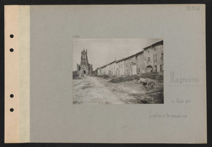 Magnières. L'église et la grande rue