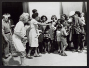 Marseille, insurrection du 21 août 1944. Les femmes aident la population
