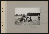 Laverrière. Expériences de motoculture : un tracteur