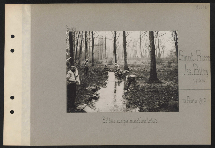 Saint-Pierre-les-Bitry (près de). Soldats, au repos, faisant leur toilette