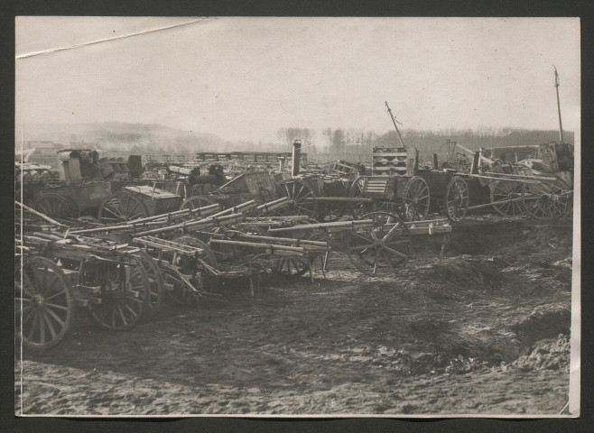 Usines d'automobiles et lieux de stockages divers