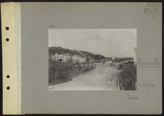 Manonviller (Meurthe-et-Moselle). L'entrée