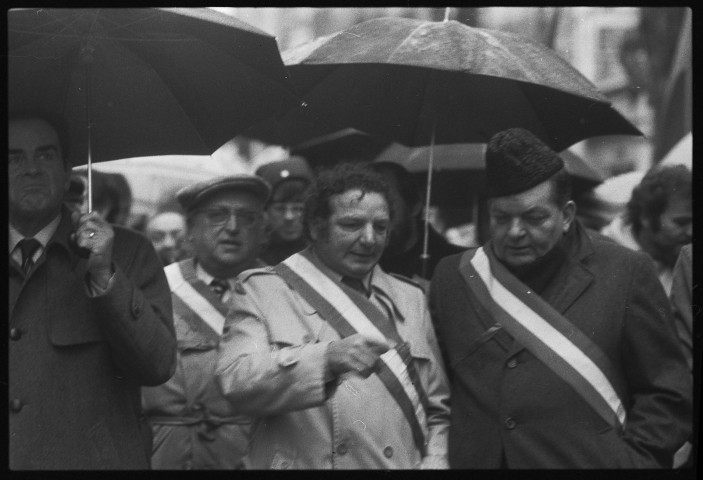 Manifestation de soutien à Paul Mercieca, maire de Vitry