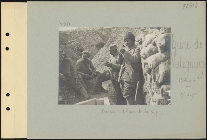 Épine de Vedegrange (secteur de). Tranchée. L'heure de la soupe