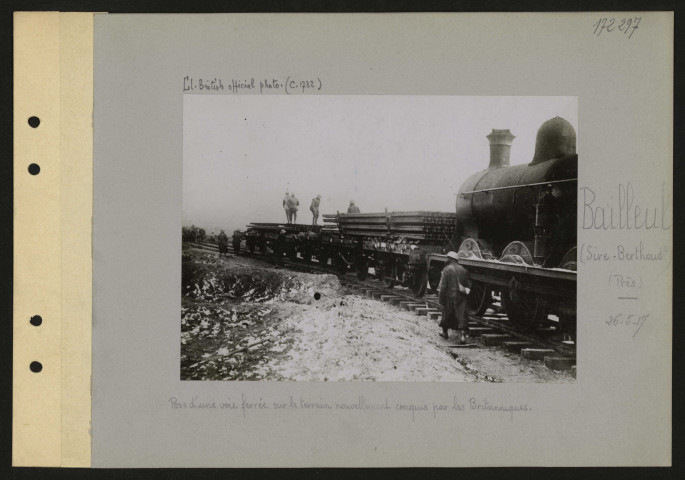 Bailleul-Sire-Berthoult. Pose d'une voie ferrée sur le terrain nouvellement conquis par les Britanniques