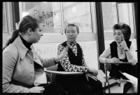 Conférence de presse « Mères célibataires » avec Simone de Beauvoir. Alain Krivine à la Ligue. Vues de Grigny