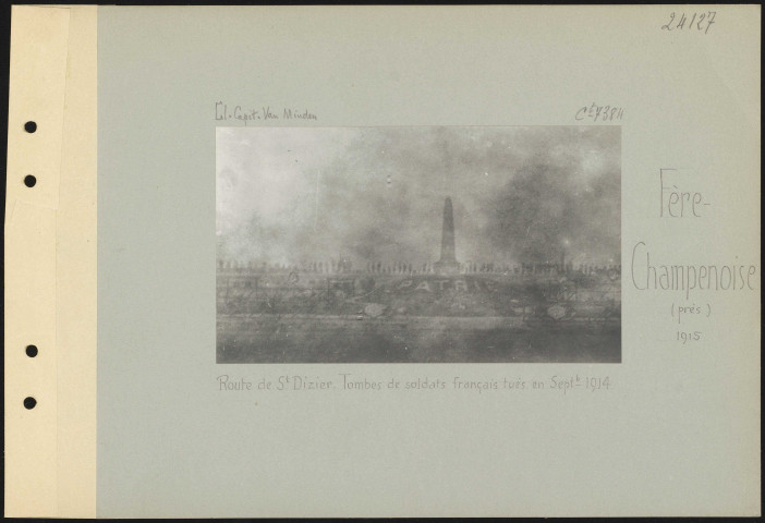 Fère-Champenoise (près). Route de Saint-Dizier. Tombes de soldats français tués en septembre 1914