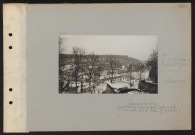 Cosne (?). Panorama du village (serait pris de Tracy-le-Mont, dont on voit une partie au premier plan. Cf. numéro 155266)