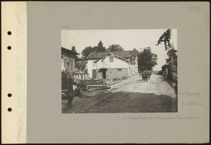 La Harazée. Le village. Route de la Harazée au Four de Paris