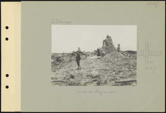 Laffaux. Un coin du village en ruines