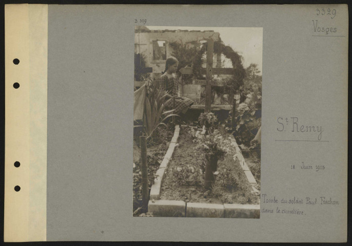 Saint-Remy (Vosges). Tombe du soldat Paul Frachon dans le cimetière