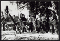 Marseille, août 1944. Un groupe de partisans de la MOI (main d'œuvres immigrée) part pour une action