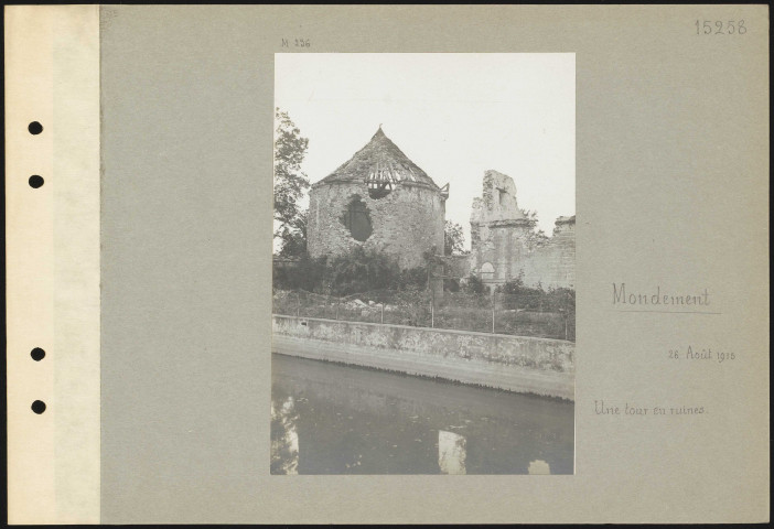 Mondement. Une tour en ruines