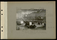Cambrai. Place d'Armes. Troupes allemandes de l'armée von Deimling défilant devant le général von Deimling et son état-major
