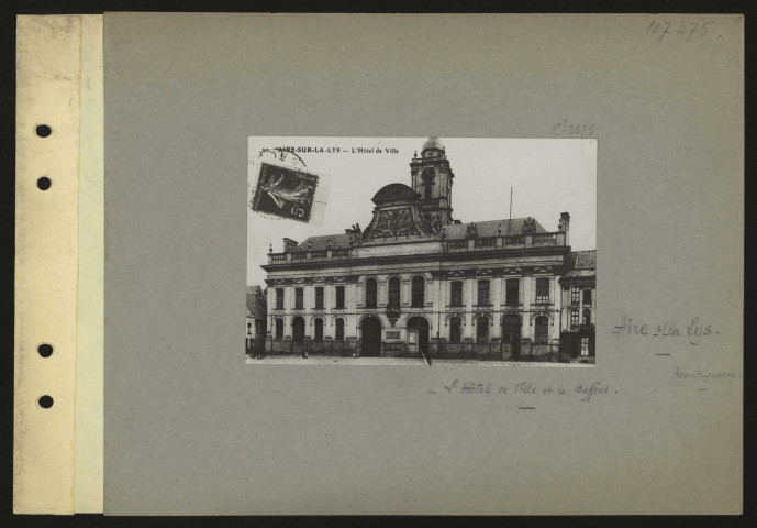 Aire-sur-la-Lys. L'hôtel de ville et le beffroi