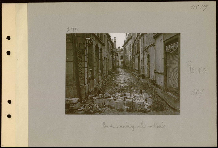 Reims. Rue du Luxembourg envahie par l'herbe
