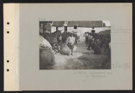 Montmacq. Le château : cantonnement dans les dépendances