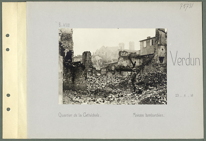 Verdun. Quartier de la cathédrale. Maisons bombardées