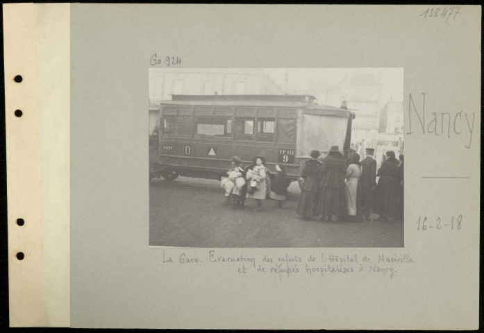 Nancy. La gare. Évacuation des enfants de l'hôpital de Maxéville et de réfugiés hospitalisés à Nancy