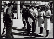 Marseille libérée, 29 août 1944. Le Général de Montsabert décore les résistants FFI