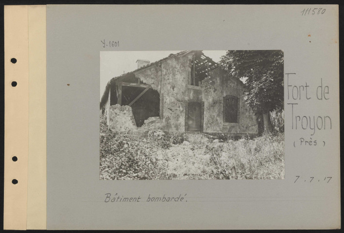 Fort de Troyon (près). Bâtiment bombardé