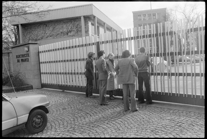 Le comité Plogoff occupe l'unité de recherches à Clamart