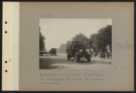 Versailles. Départ d'un régiment d'artillerie de campagne et convoi de camions automobiles