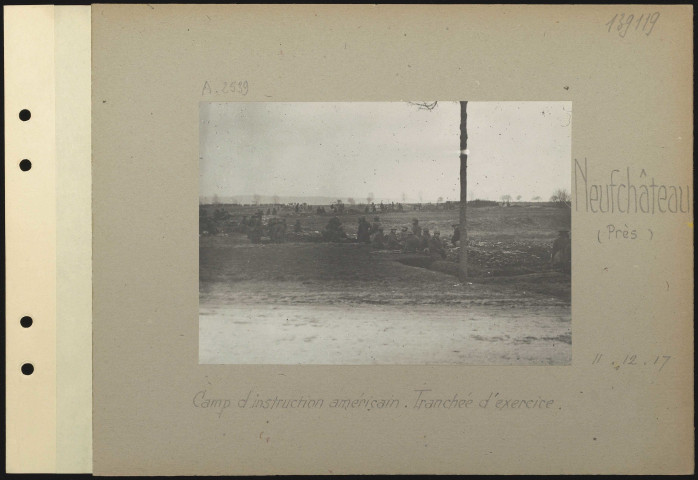 Neufchâteau (près). Camp d'instruction américain. Tranchée d'exercice