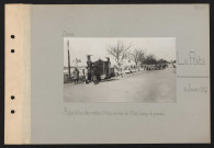 La Poste. Réparation des routes : train sur voie de 0,60 mètre, chargé de pierres