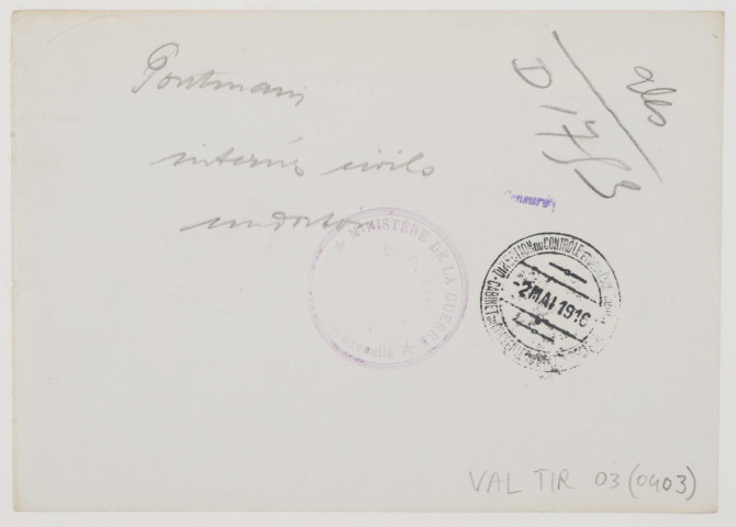 Pontmain. Internés civils. Un dortoir