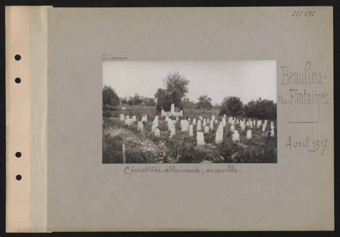 Beaulieu-les-Fontaines. Cimetière allemand ; ensemble