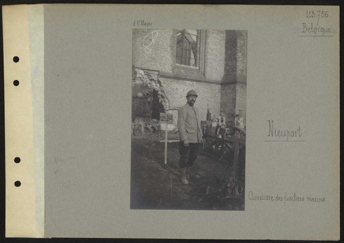 Nieuport (Belgique). Cimetière des fusiliers marins