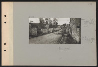 Tracy-le-Val. Une rue