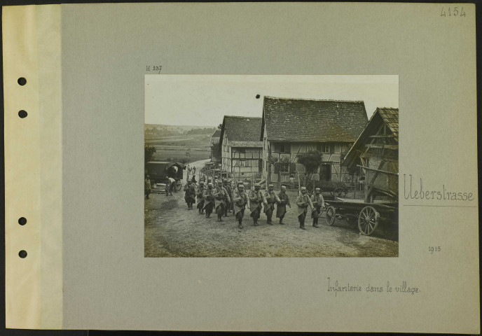 Ueberstrass. Infanterie dans le village