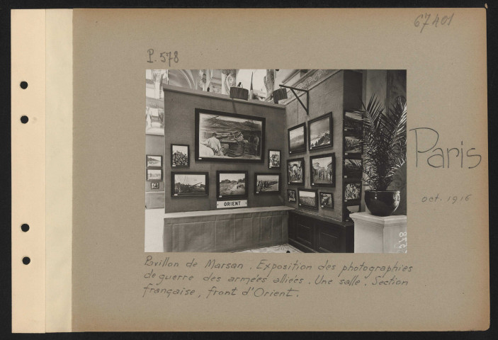 Paris. Pavillon de Marsan. Exposition des photographies de guerre des armées alliées. Une salle. Section française, front d'Orient