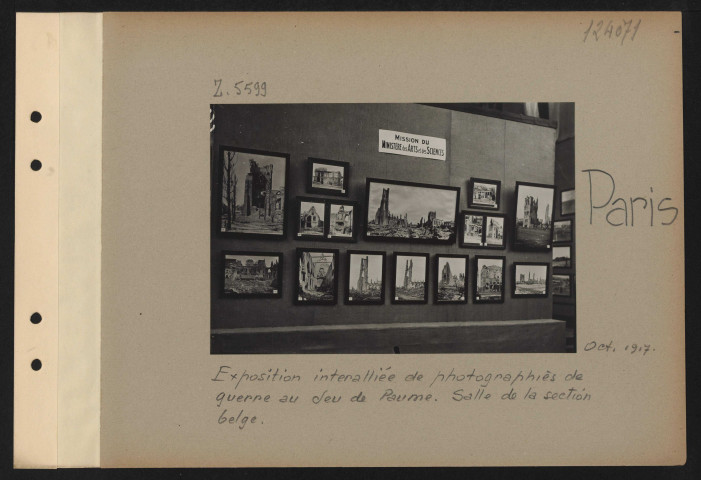Paris. Exposition interalliée de photographies de guerre au Jeu de Paume. Salle de la section belge