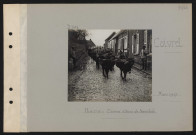 Coivrel. Une rue : convoi d'ânes de tranchées